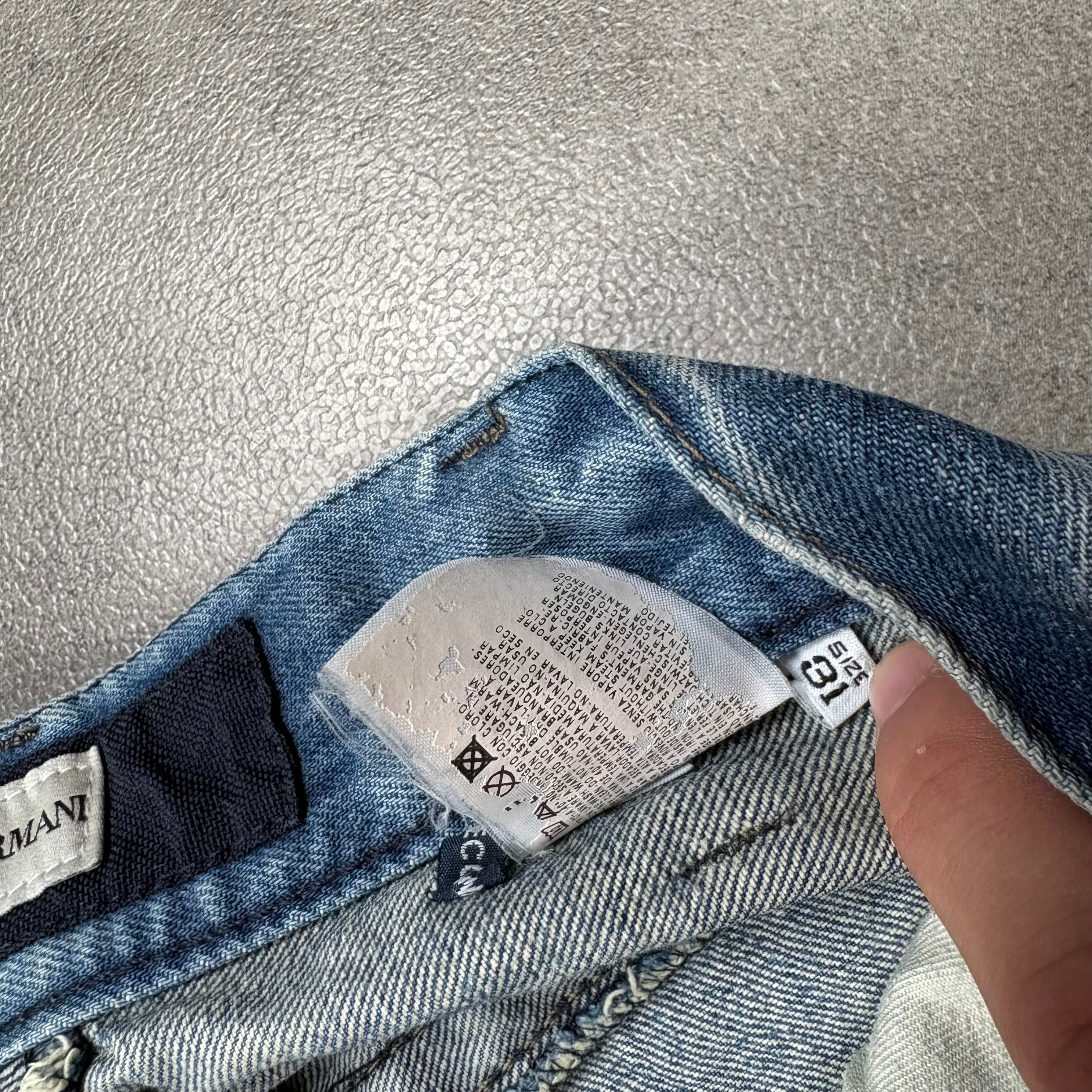 Armani Backprint Women's Straight Jeans (31)